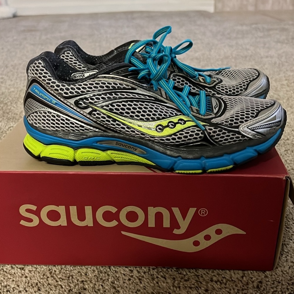 Saucony Powergrid Triump 9 XT 900 women’s size US 9.5 sil/gry/ctn